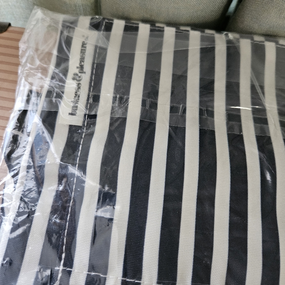 Business & Pleasure Striped Apron Lauren FabFitFun NWT One Size Adjustable Chic - Picture 7 of 8